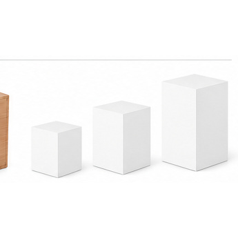 Três cubos brancos em tamanhos diferentes para composição de cena